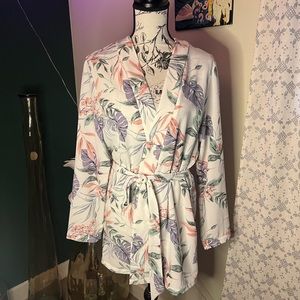 H&M tropical print kimono blouse with tie